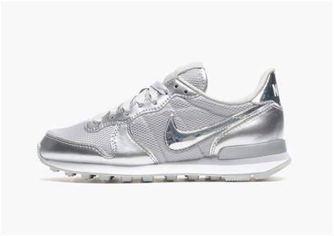 nike sneaker damen 37 5 silber|NIKE Sneaker 37,5 in Silber .